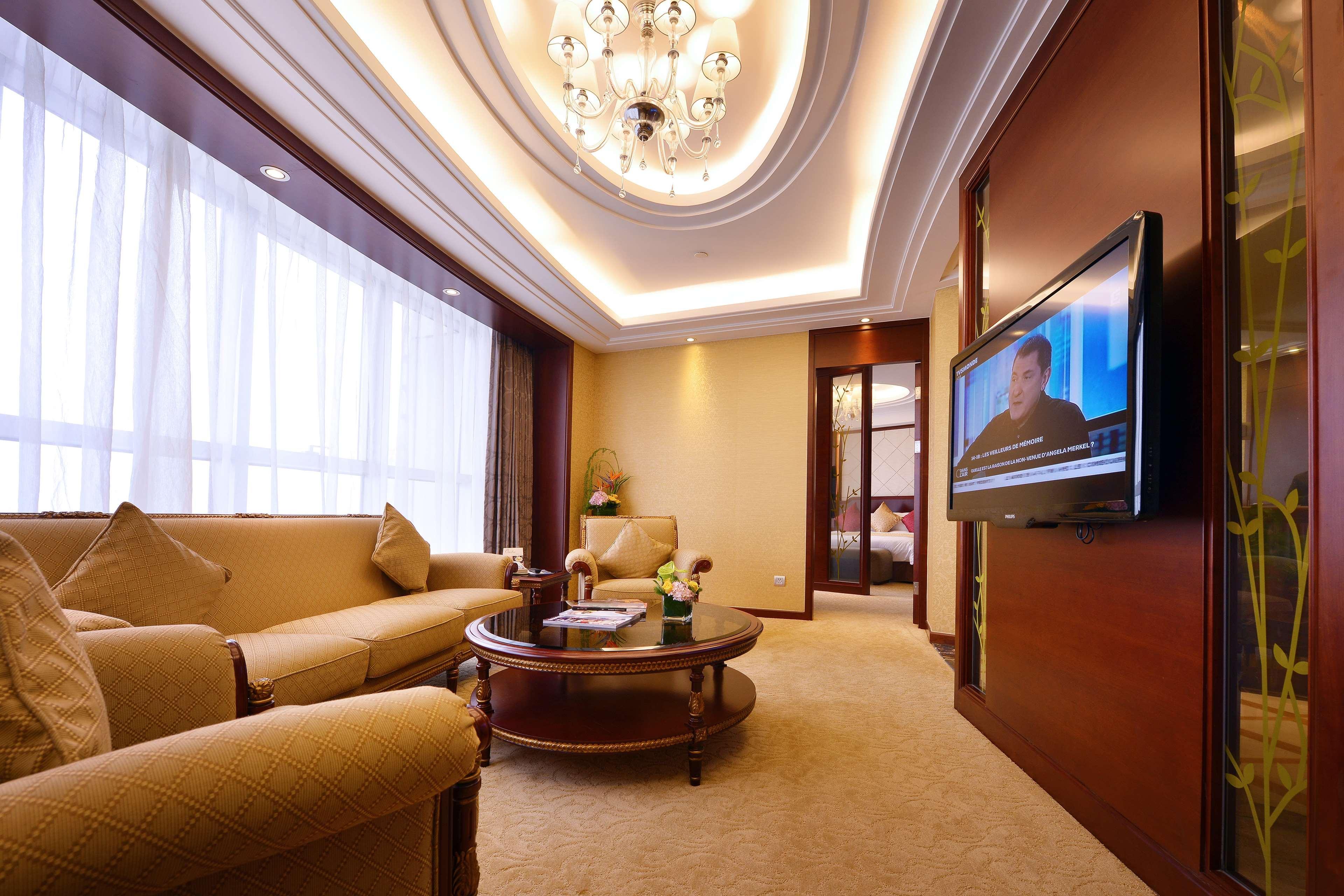 Central Hotel Shanghai - Nanjing Road Экстерьер фото