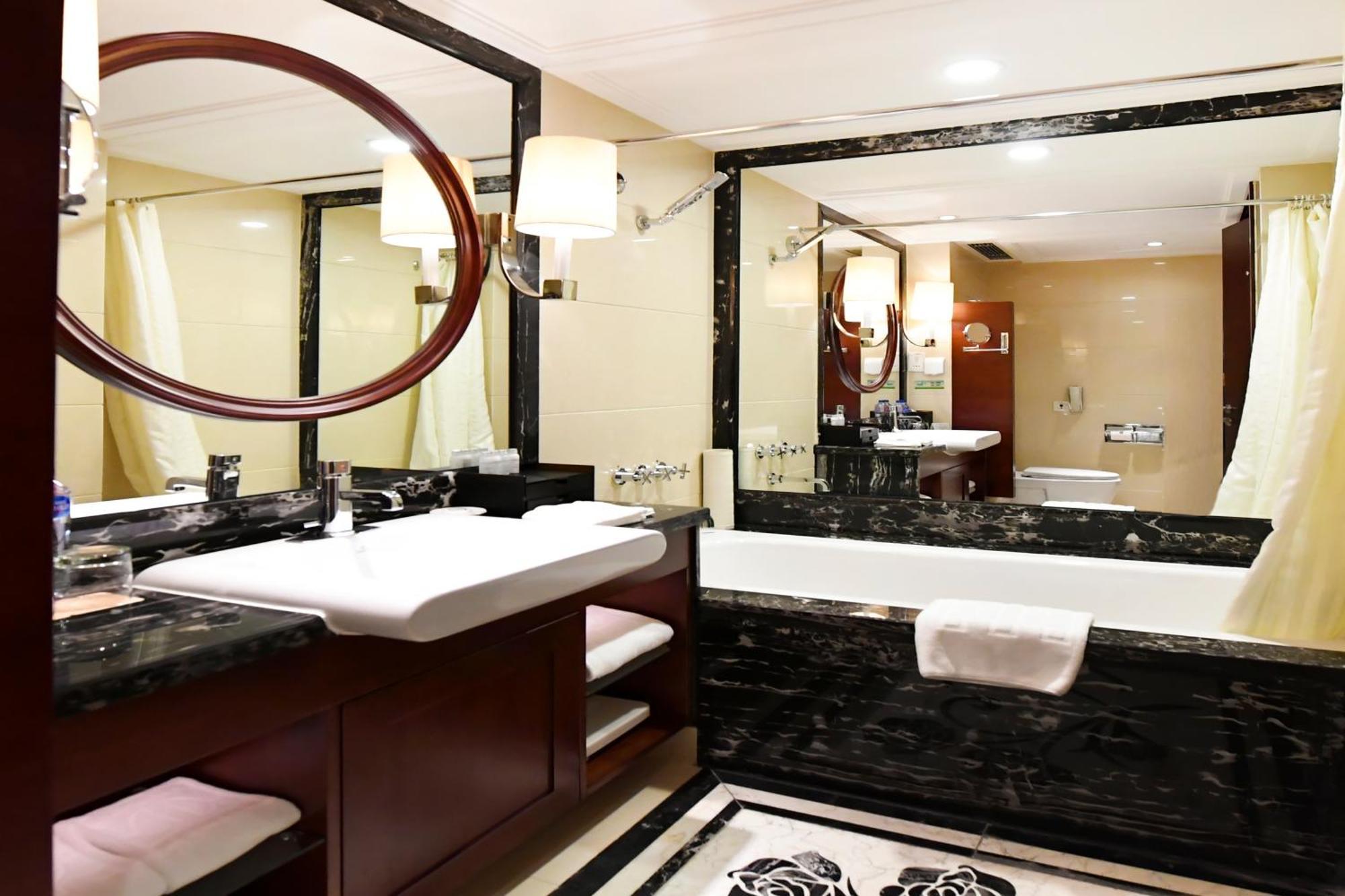 Central Hotel Shanghai - Nanjing Road Экстерьер фото